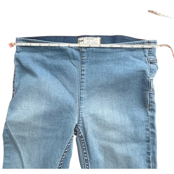Free People Flare Jeggings | Size 26 | Stretch Pull-On Light Wash Denim - Picture 7 of 8